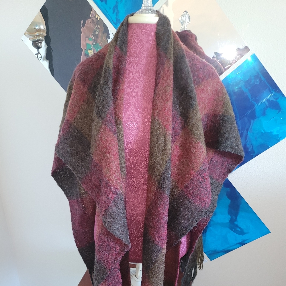 VINTAGE Beautiful shawl